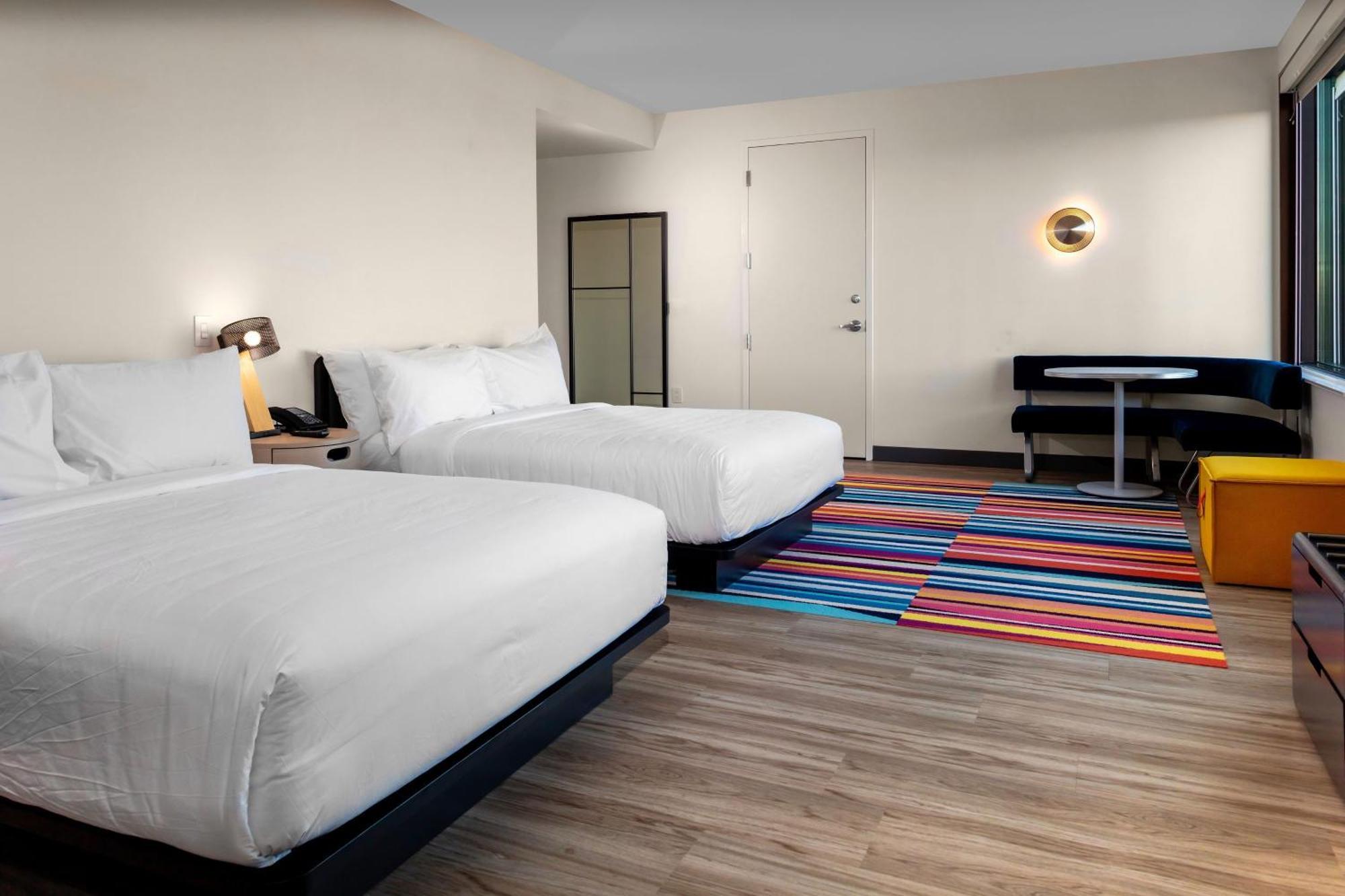 Aloft Atlanta At The Battery Atlanta Hotel